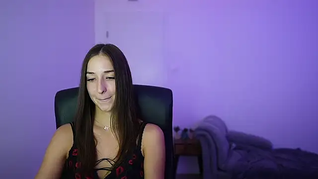 Crystalbrunette18's Live XXX Chat