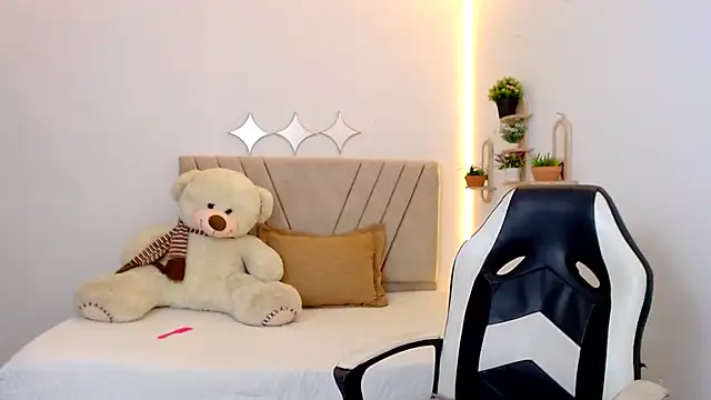 zara_cute élő XXX-chatje