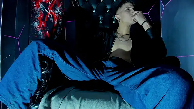 XXX chat uživo modela Axel_Romanov