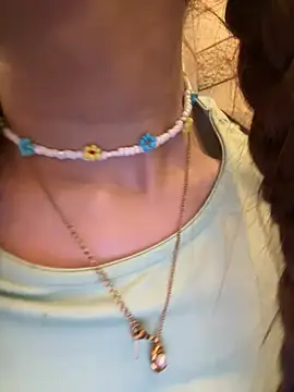 SweetBunnyGF Show in webcam