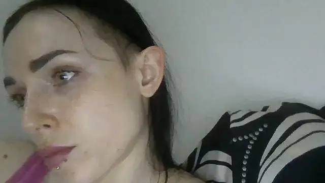 Trinsy_Love XXX чат на живо