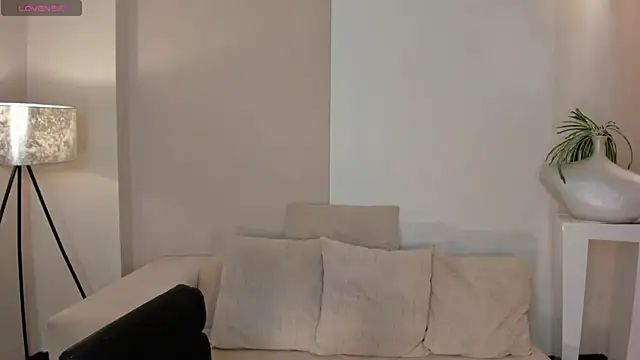 SaphiraJames' Live XXX Chat