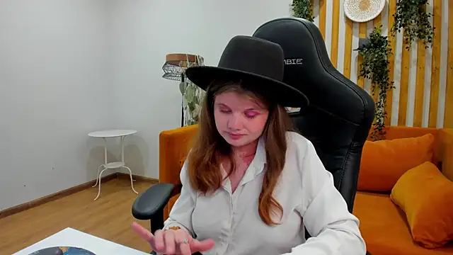 ChloeHalses' Live XXX Chat