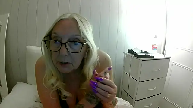 Chanel-56 Live XXX-Chat