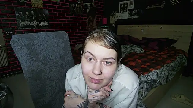 MessalinaOfficial – Live XXX-chat