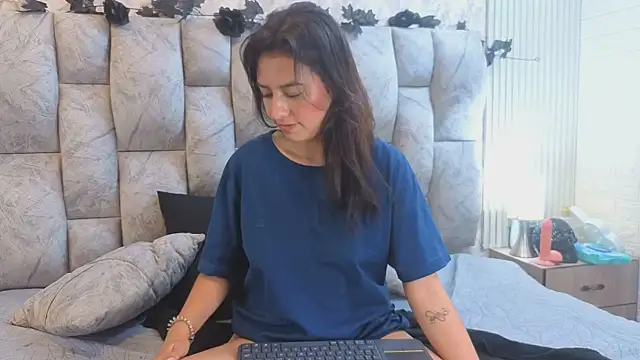 Alahia_Bloom Live XXX-Chat