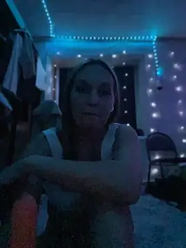 EvieMagical's Live XXX Chat