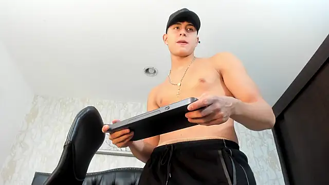 Онлайн чат XXX Lander_Cruz
