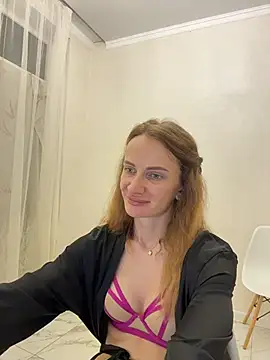 AinyrVixxen Chat XXX in diretta