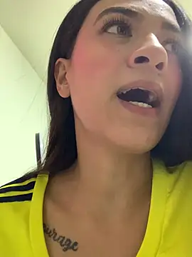 MiQeilaSweet 现场XXX聊天