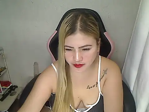 xia_love13's Live XXX Chat
