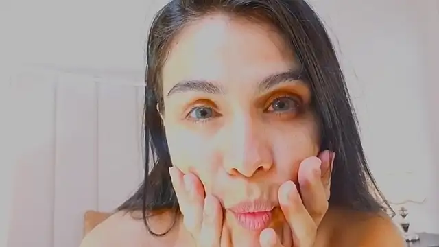 Chatroom XXX en direct de Antonella_Maxwell