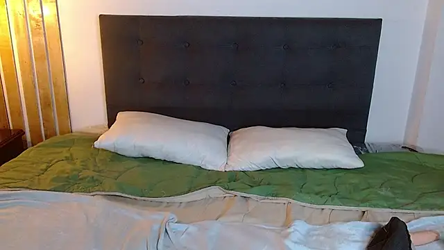 fyreandfox_'s Live XXX Chat
