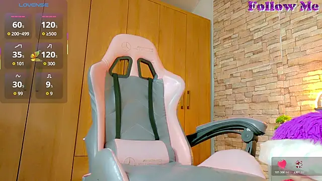 Naomi_Dark_ Chat XXX in diretta