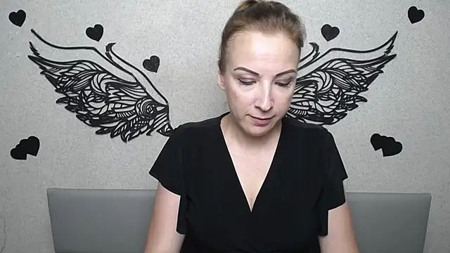 ElizabethSho élő XXX-chatje