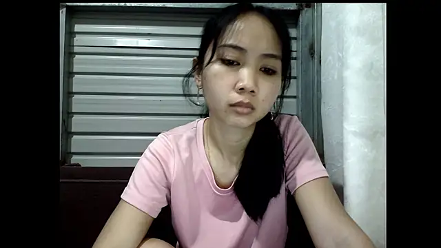 Sweet_naive Pertunjukan Webcam