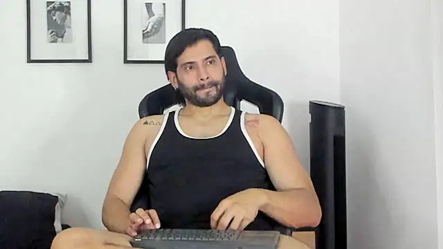Živý XXX chat Dereck_vega