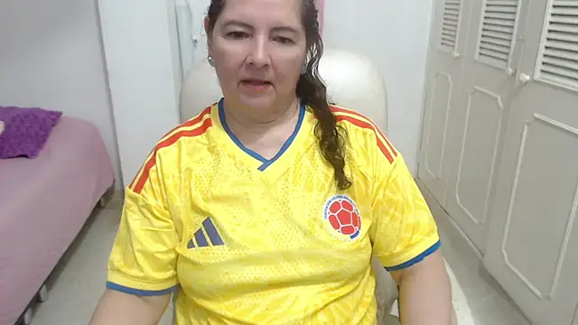 leonela_69 élő XXX-chatje