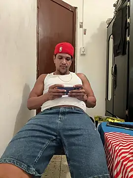 Chat +18 de bigdick211292 ao vivo