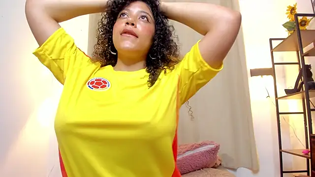 Lilybrunette_ লাইভ XXX চ্যাট