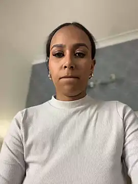 MiilaBlake Chat XXX in diretta