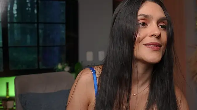 Chat +18 de Danna-Saenz ao vivo