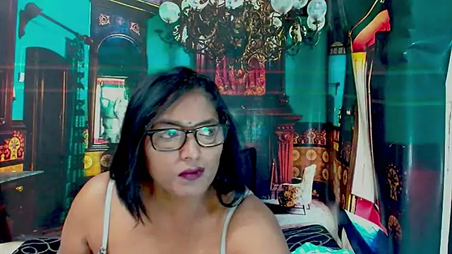 IndiaBlackPanther's Live XXX Chat