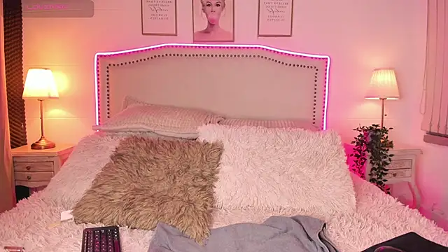 XXX chat uživo modela Bella_ev