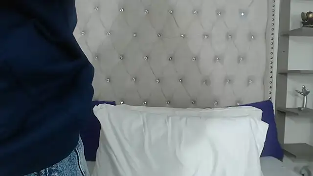 Abril_Squirt Adlı Modelin Canlı XXX Sohbeti