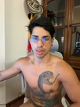David_Tresh5 Adlı Modelin Canlı XXX Sohbeti