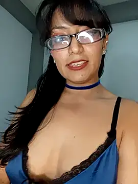 LucyCherry69 Chat XXX in diretta