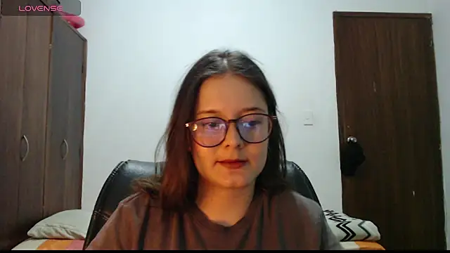 Chatroom XXX en direct de MadieeLorez