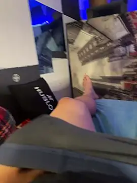MatthewEmme2121 Show in webcam