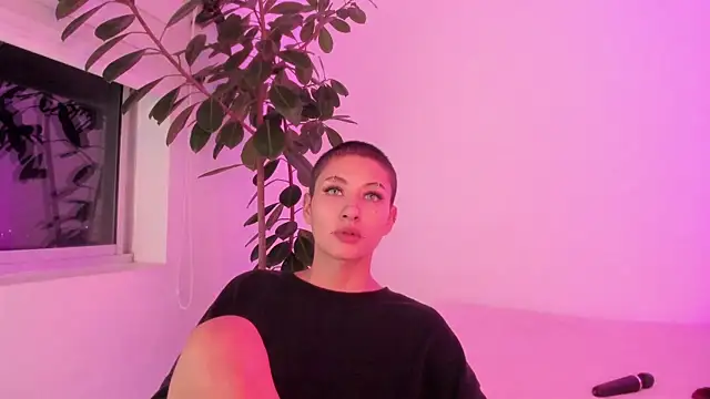 vandalovee_ élő XXX-chatje