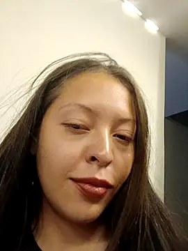 Chatroom XXX en direct de Selene_Amari