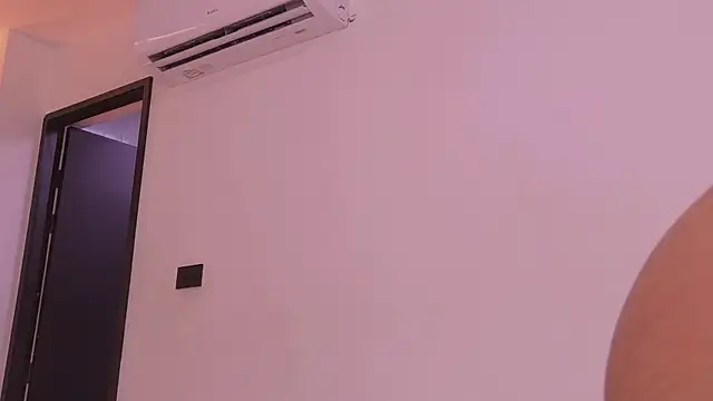 naia_blessed লাইভ XXX চ্যাট