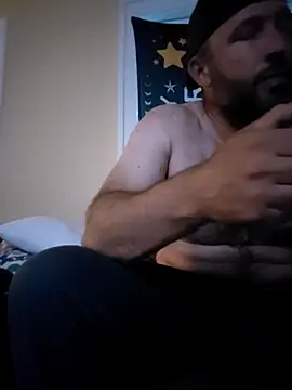 Brucejuce6669's Live XXX Chat