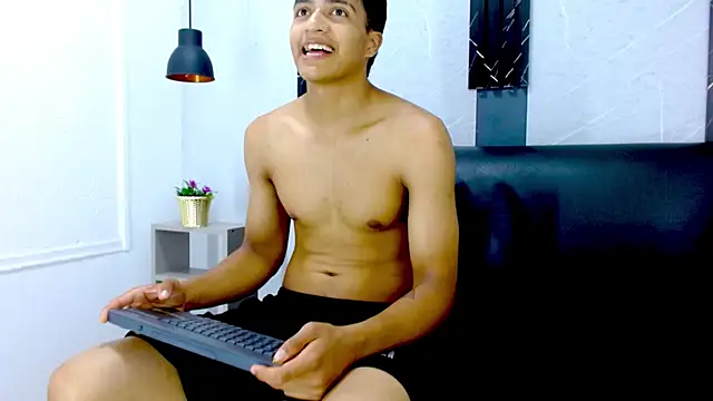 MaxWyatt_ live XXX chat