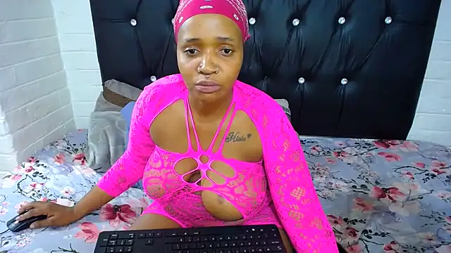 Sembang XXX Secara Langsung CandyBoobs69