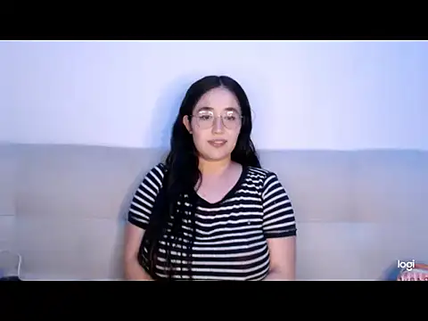 Elina_Rose888 Adlı Modelin Canlı XXX Sohbeti