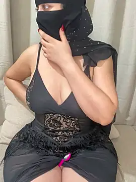 Arab-mimi élő XXX-chatje