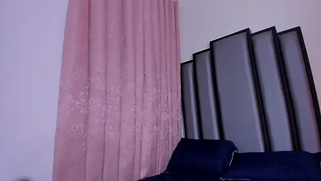 Czat XXX na żywo – Vaioleth-23