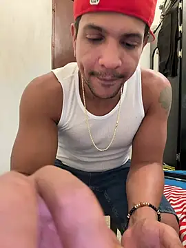 bigdick211292 现场XXX聊天