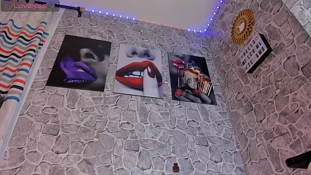 Karla-Ebony Adlı Modelin Canlı XXX Sohbeti