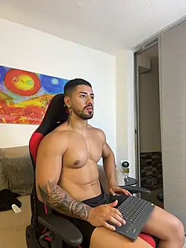 Ezzio_Scolaro Adlı Modelin Canlı XXX Sohbeti