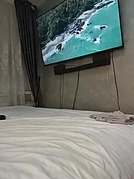 AvaSquirtMilf 现场XXX聊天