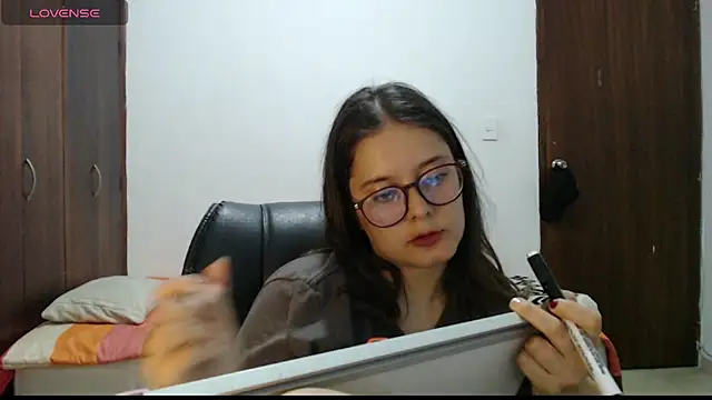 MadieeLorez Chat XXX live