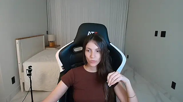 upssnowy live XXX chat