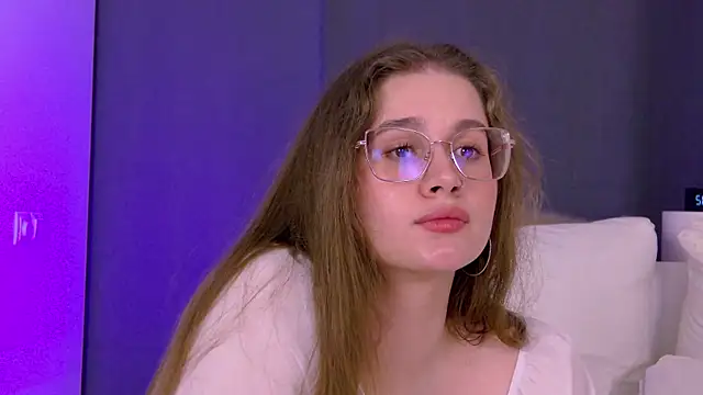 EllieHayes Adlı Modelin Canlı XXX Sohbeti