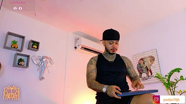 Chatroom XXX en direct de JordanSmiith_